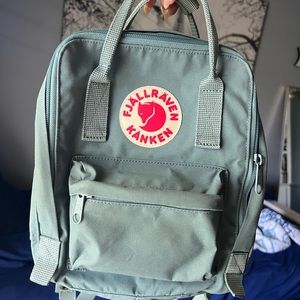 NWOT Kanken Mini - Teal Green